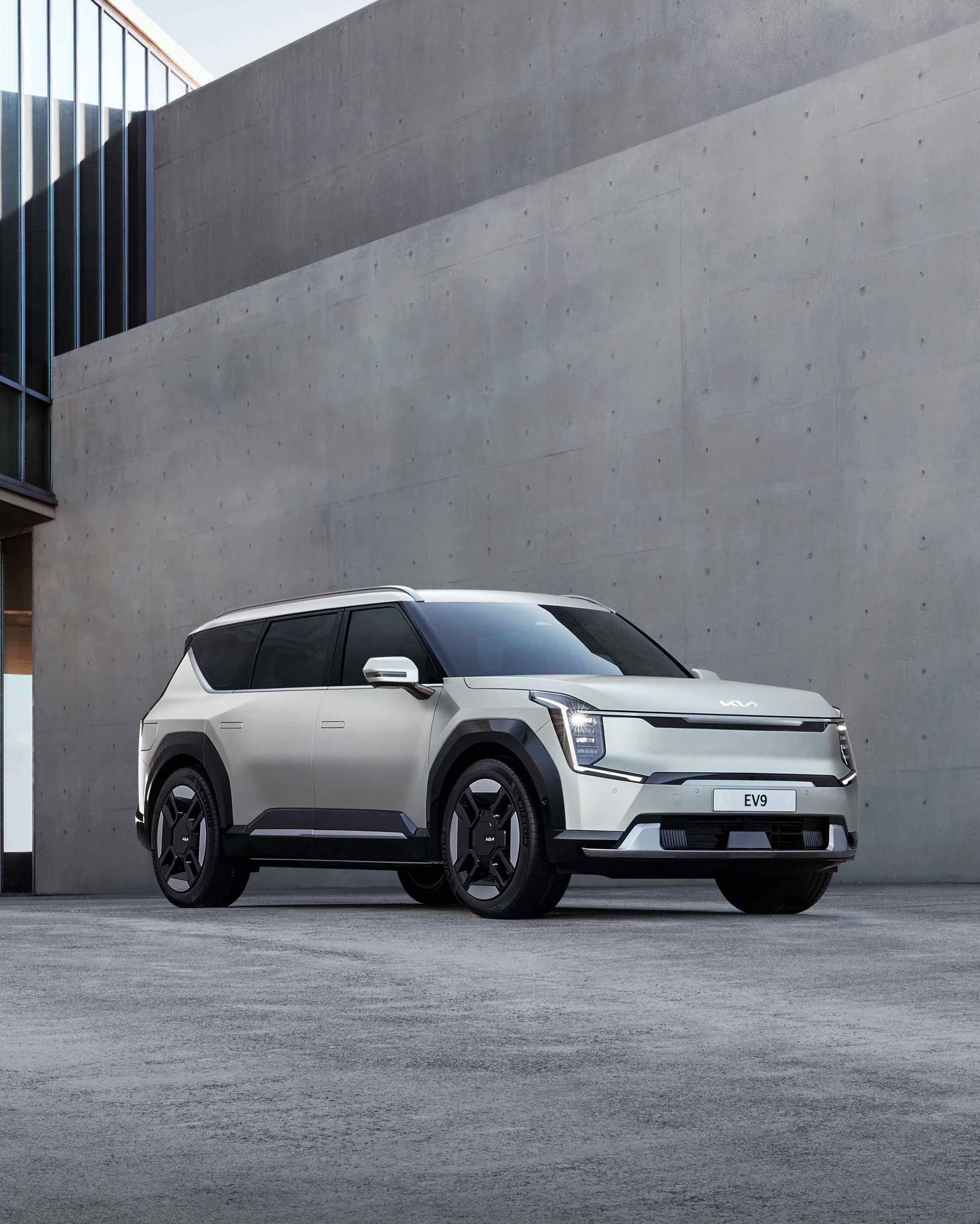 KIA EV9 7 PLACES Slide 1